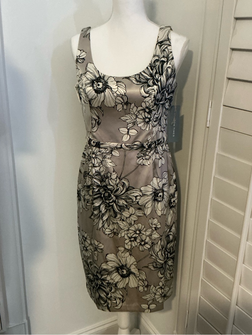 London Times Beige Dress Shell